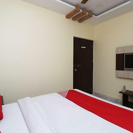 Oyo 27750 Bhagwati Residency Hotel Mirzapur Ngoại thất bức ảnh