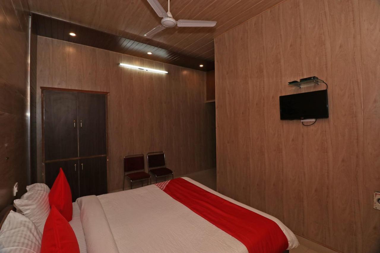 Oyo 27750 Bhagwati Residency Hotel Mirzapur Ngoại thất bức ảnh
