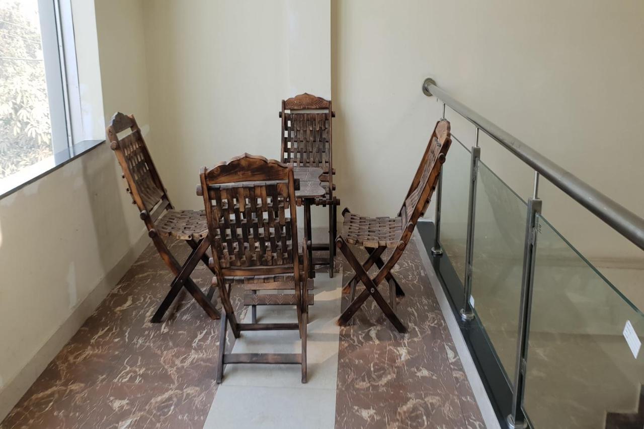 Oyo 27750 Bhagwati Residency Hotel Mirzapur Ngoại thất bức ảnh