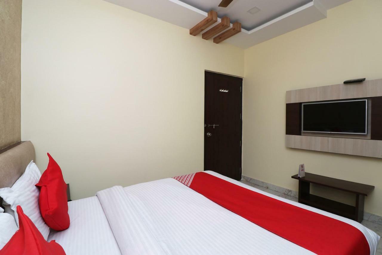 Oyo 27750 Bhagwati Residency Hotel Mirzapur Ngoại thất bức ảnh