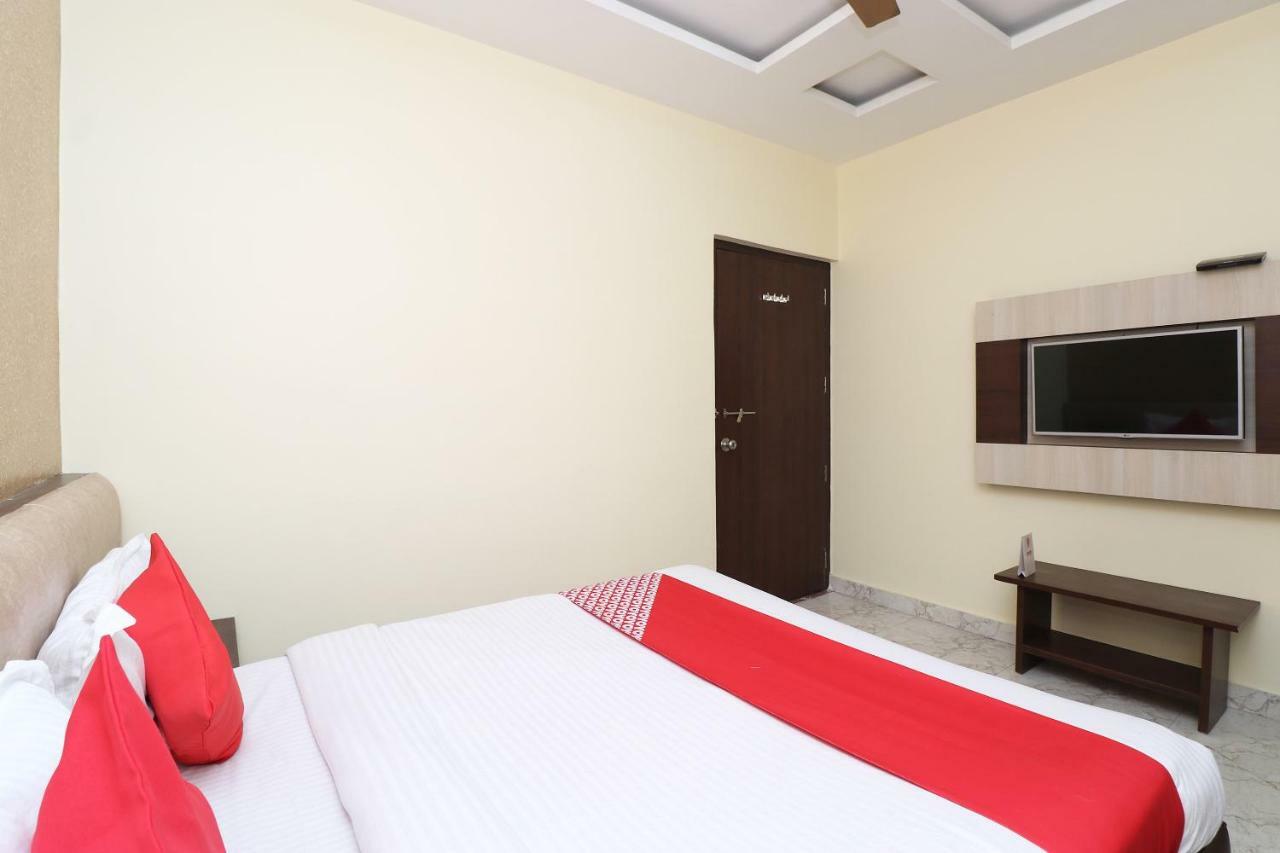 Oyo 27750 Bhagwati Residency Hotel Mirzapur Ngoại thất bức ảnh